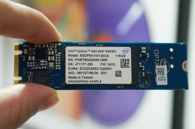 Ổ SSD tốc độ siêu nhanh, giá trên trời từ Intel