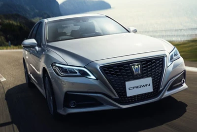 Xe sang Toyota Crown 2018 có giá 963 triệu đồng tại Nhật Bản