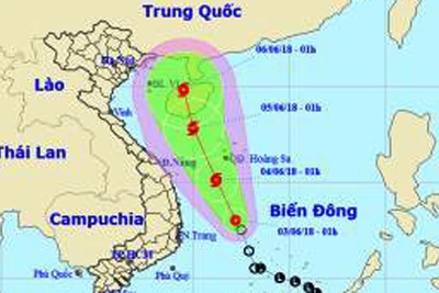 Áp thấp mạnh lên thành bão đang chạy dọc biển miền Trung