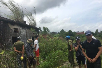 Thi thể người đàn ông bốc mùi trong khu nhà tạm giam bỏ hoang