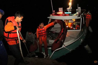 128 hành khách mất tích do chìm tàu ở Indonesia