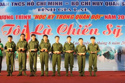 120 chiến sĩ "nhí" hoàn thành chương trình Học kỳ quân đội