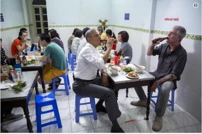 Ông Obama nhắc nhớ kỉ niệm ăn bún chả Hà Nội với đầu bếp Bourdain