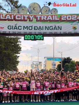 Hàng trăm runner nhí tham gia đường chạy cự ly 2 km