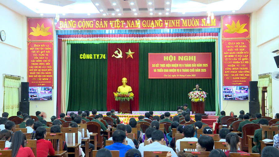 Công ty 74 tổ chức Hội nghị sơ kết thực hiện nhiệm vụ 6 tháng đầu năm 2025 và triển khai nhiệm vụ 6 tháng cuối năm 2025. Ảnh: Huy Toàn. cong-ty-74-to-chuc-hoi-nghi-so-ket-thuc-hien-nhiem-vu-6-thang-dau-nam-2025-va-trien-khai-nhiem-vu-6-thang-cuoi-nam-2025.jpg