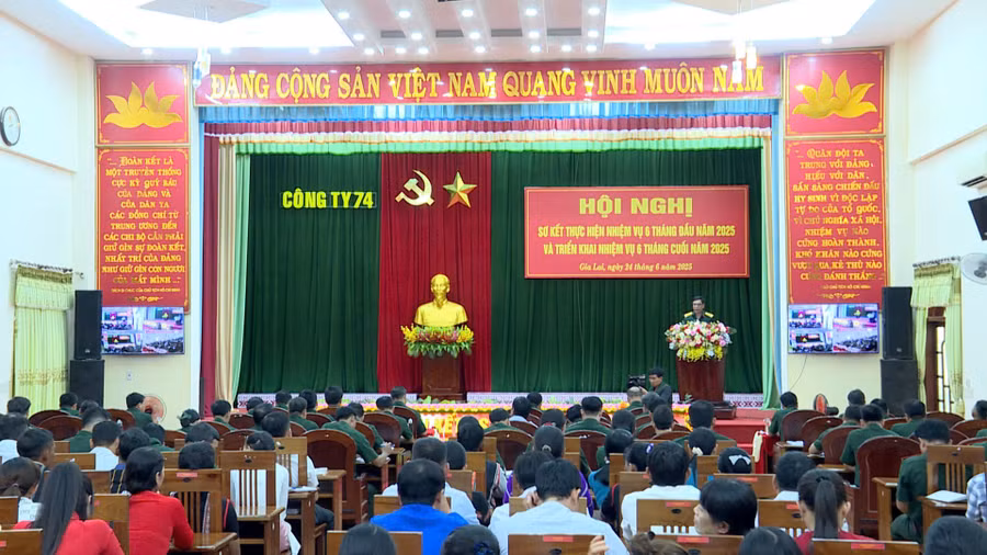 cong-ty-74-to-chuc-hoi-nghi-so-ket-thuc-hien-nhiem-vu-6-thang-dau-nam-2025-va-trien-khai-nhiem-vu-6-thang-cuoi-nam-2025.jpg