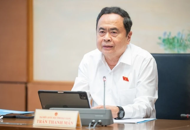 Ủy ban Thường vụ Quốc hội ban hành các nghị quyết về công tác cán bộ