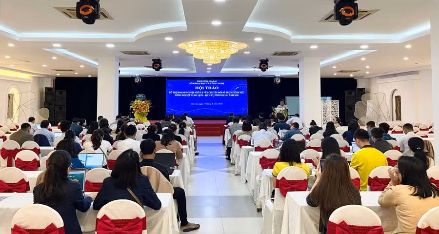 quang-canh-hoi-thao-anh-vu-thao.jpg