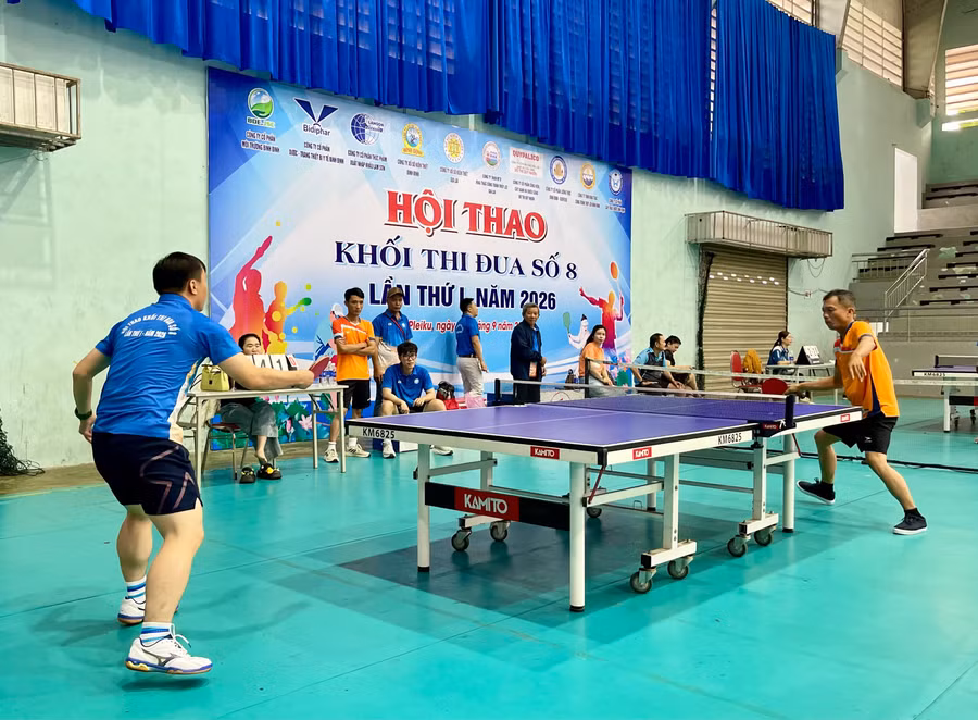 van-dong-vien-tham-gia-thi-dau-mon-bong-ban-anh-vu-thao.jpg