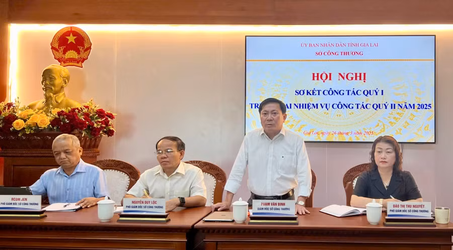 ong-pham-van-binh-giam-doc-so-cong-thuong-phat-bieu-chi-dao-hoi-nghi.jpg