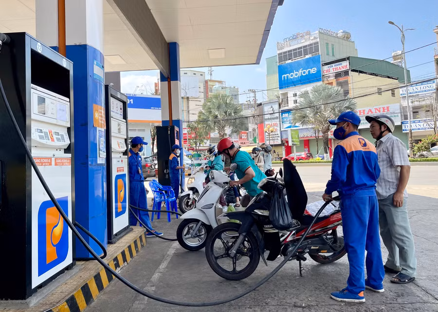tu-01-6-2026-100-he-thong-cua-hang-xang-dau-cua-cong-ty-tnhh-mtv-petrolimex-gia-lai-se-chuyen-doi-hoan-toan-sang-kinh-doanh-xang-sinh-hoc-e10-ron-95-iii-v-anh-vu-thao.jpg