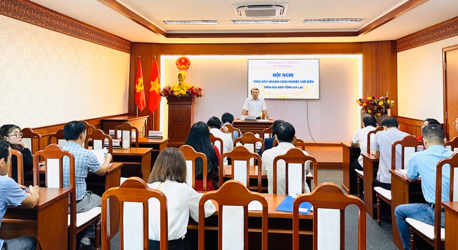 hoi-nghi-duoc-to-chuc-nham-thao-go-kho-khan-de-xuat-cac-giai-phap-phat-trien-nganh-cong-nghiep-che-bien-tren-dia-ban-anh-vt.jpg