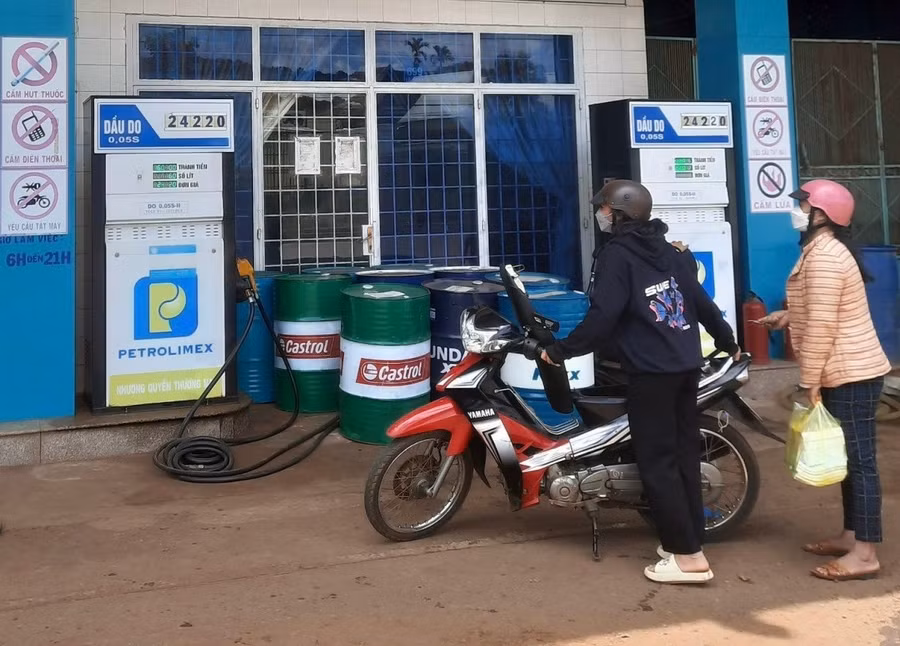 viec-kiem-tra-thuong-xuyen-cac-cua-hang-xang-dau-se-kip-thoi-ngan-chan-cac-hanh-vi-gian-lan-trong-kinh-doanh-xang-dau-anh-minh-hoa-vt.jpg