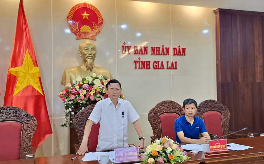 pho-chu-tich-ubnd-tinh-nguyen-tu-cong-hoang-phat-bieu-chi-dao-tai-buoi-lam-viec-anh-ba-binh.jpg
