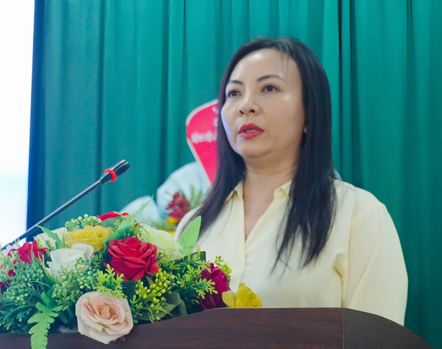 Phó Giám đốc Sở Y tế Nguyễn Thị Tuyết Nhung biểu dương nỗ lực của tập thể Bệnh viện Y học cổ truyền và Phục hồi chức năng Quy Nhơn. Ảnh: T.K quality-restoration-20250820170515948-1.jpg