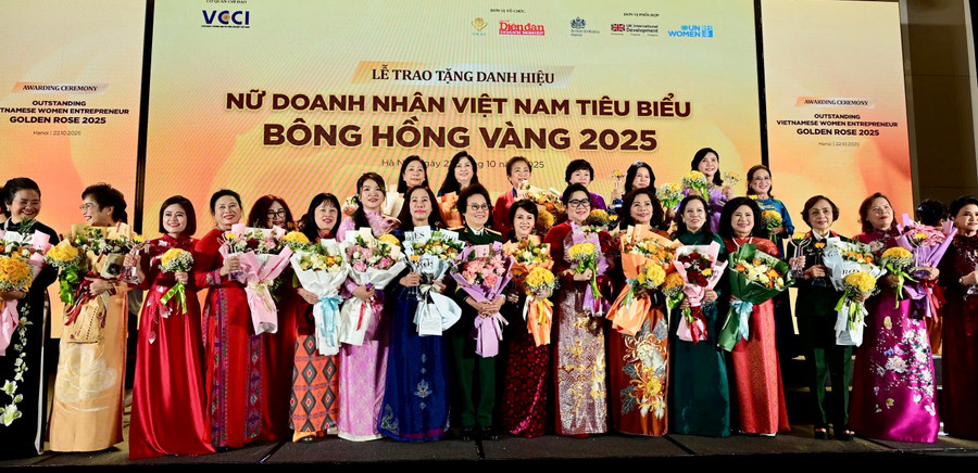 Kvinnliga entreprenörer hyllas i programmet. Foto: DVCC nu-doanh-nhan-2.jpg