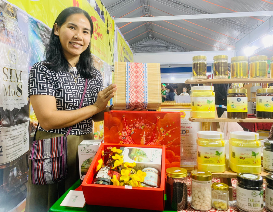 Chị Thảo luôn cố gắng chỉn chu trong từng bao bì sản phẩm. Ảnh: Thảo Khuy chi-thao.jpg