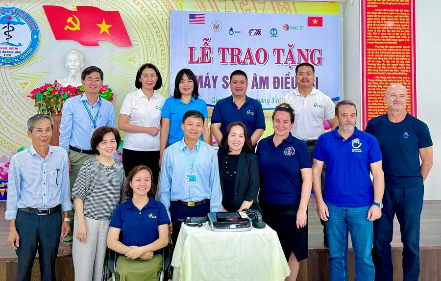 tiep-nhan-thiet-bi-sieu-am-dieu-tri-2.jpg
