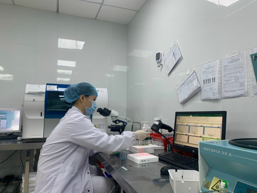 Đối tượng kiểm tra là các cơ sở xét nghiệm đã tự công bố đạt tiêu chuẩn an toàn sinh học. Ảnh: Thảo Khuy 3-2.jpg
