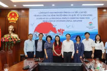 Chủ tịch UBND tỉnh Phạm Anh Tuấn tiếp, làm việc với CNN quốc tế tại Singapore