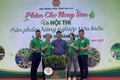 Vợ chồng trẻ khởi nghiệp từ vườn chanh dây giống