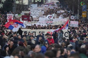 Serbia: Biểu tình rầm rộ gây bất ổn đất nước