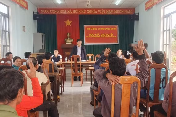 Cảnh giác với trò lừa làm sổ đỏ.