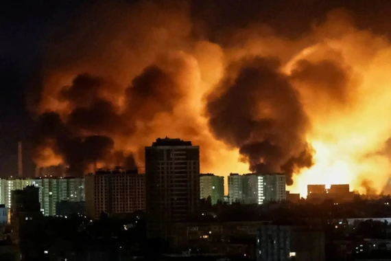 Nga mở rộng kiểm soát Dnipropetrovsk, Ukraine tập kích dầu khí, Mỹ chuyển giao tên lửa ERAM