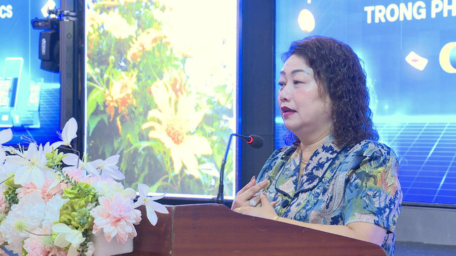 Bà Đào Thị Thu Nguyệt - Phó Giám đốc Sở Công Thương Gia Lai phát biểu Khai mạc hội nghị. Ảnh: Duy Linh z6720077188858-4f0d48a605e77c5d3d85fb74f85a80c9.jpg