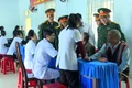 Đoàn Kinh tế - Quốc phòng 715 khám bệnh và tặng quà cho dân 2 xã Ia O và Ia Krái