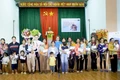 Các gia đình được hỗ trợ tiền mặt.
