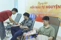 Các tình nguyện viên CLB Máu nóng Gia Lai tham gia hiến máu