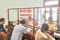 Người dân thực hiện thủ tục đổi GPLX tại Phòng Cảnh sát giao thông Công an tỉnh Gia Lai.