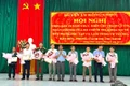 Kông Chro khen thưởng 32 tập thể, cá nhân tiêu biểu học tập và làm theo gương Bác. Ảnh: Thúy Ngọ