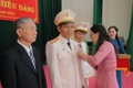Đảng ủy phường An Khê trao Huy hiệu Đảng cho 20 đảng viên. Ảnh: Ngọc Minh