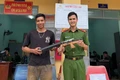 Gia Lai: Đi làm rẫy phát hiện súng tự chế, chàng trai mang nộp ngay cho Công an xã