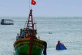 Đưa thuyền viên bị tai nạn lao động trên biển vào đất liền điều trị