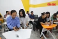 Bình dân học vụ số của những mái đầu bạc - Bài 1: Lớp học 'tóc bạc' và những người thầy tuổi đôi mươi