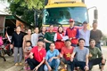 Trao hàng hóa cứu trợ bà con vùng lũ Nghệ An