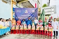 Nha khoa thẩm mỹ Happy Smile tặng 50 suất quà cho người nghèo