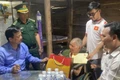 Phó Chủ tịch Thường trực UBND tỉnh Nguyễn Tuấn Thanh thăm, tặng quà các gia đình chính sách