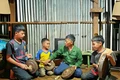 Âm thầm truyền dạy cồng chiêng cho lớp trẻ