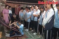 Học sinh làm quen với nghề truyền thống 