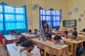 Cô hiệu trưởng “giữ lửa” cho học trò vùng biên