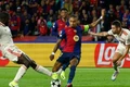 Rafinha tỏa sáng với hat-trick, Barcelona đè bẹp Bayern Munich