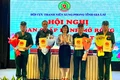 Ban Chấp hành Hội Cựu TNXP tỉnh Gia Lai ra mắt tại hội nghị. Ảnh: Bảo Long