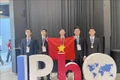 Tự hào cờ đỏ sao vàng tại lễ bế mạc Olympic Vật lý Quốc tế 2025