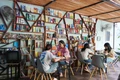 Cà phê sách-Nhịp cầu kết nối tri thức 