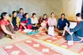Cần tiếp tục đẩy mạnh công tác tuyên truyền chăm sóc sức khỏe sinh sản ở các thôn, làng địa bàn phía Tây tỉnh, góp phần giảm thiểu tình trạng sinh con tại nhà. Ảnh: Như Nguyện