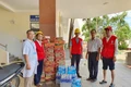Hội Chữ thập đỏ tỉnh Gia Lai cứu trợ khẩn cấp bệnh nhân ở các bệnh viện sau bão số 13.